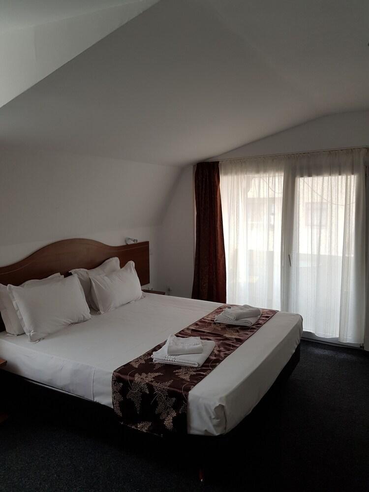 Hotel Tranzzit Bukareszt Zewnętrze zdjęcie