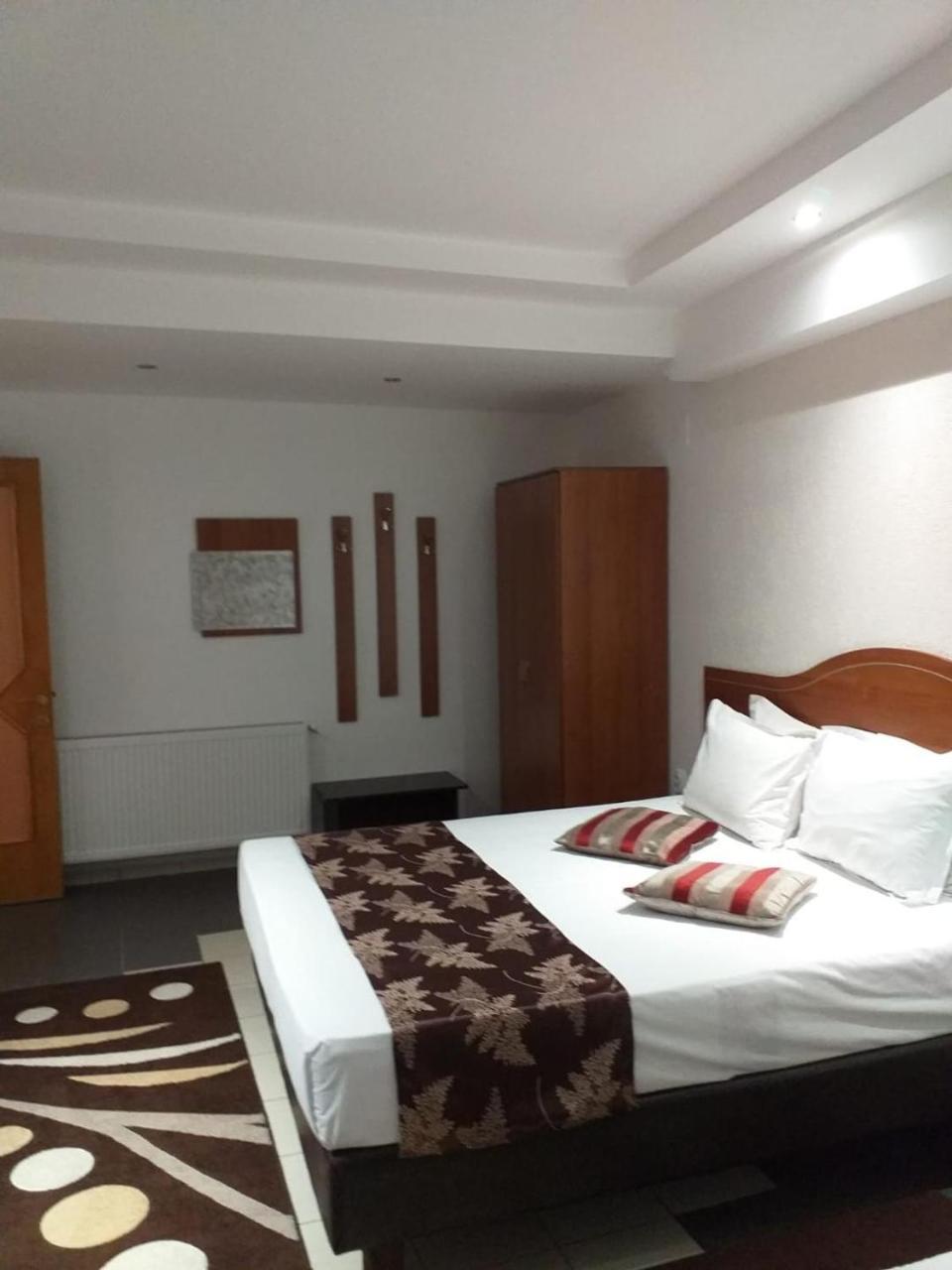 Hotel Tranzzit Bukareszt Zewnętrze zdjęcie
